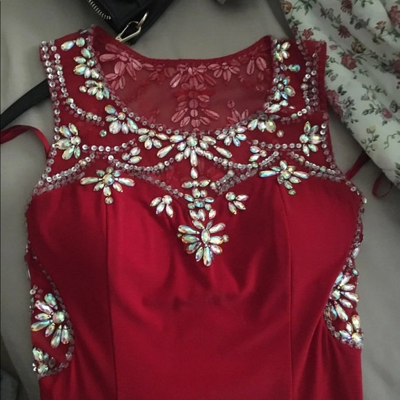Red prom dress - Picture 4 of 5